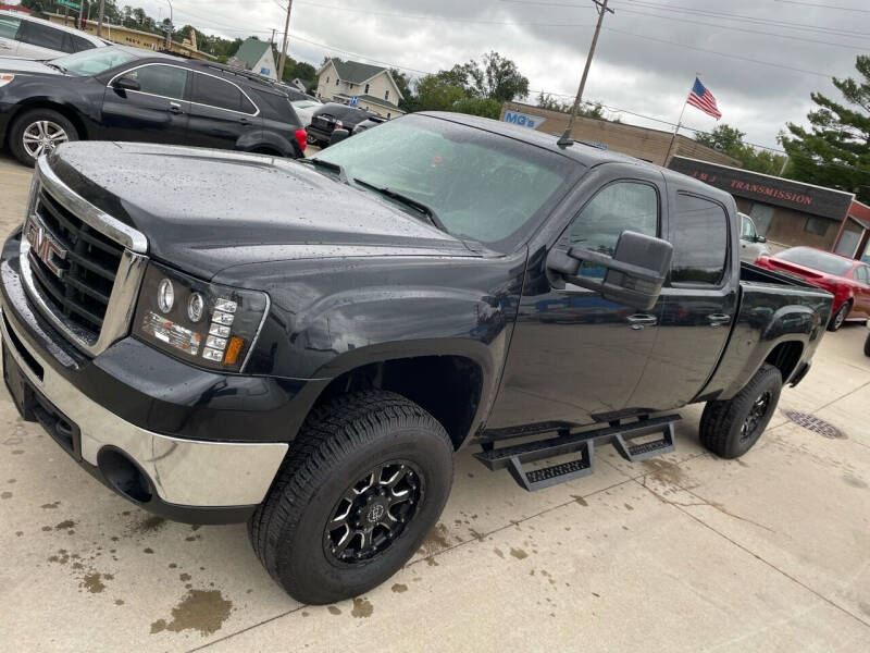 2009 GMC Sierra 2500HD for sale at United Motors in Saint Cloud MN