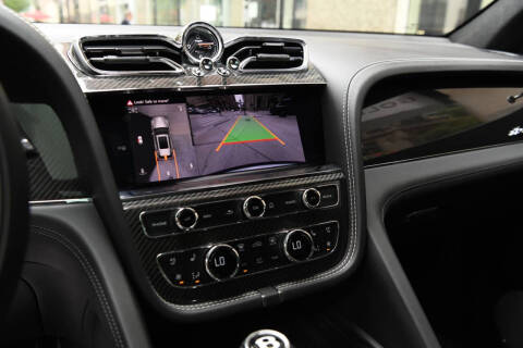 2024 Bentley Bentayga Azure V8