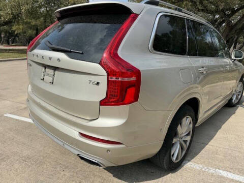 2016 Volvo XC90 T6 Momentum