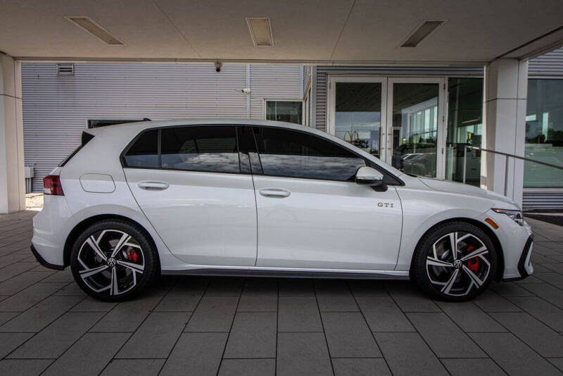 2025 Volkswagen Golf GTI SE