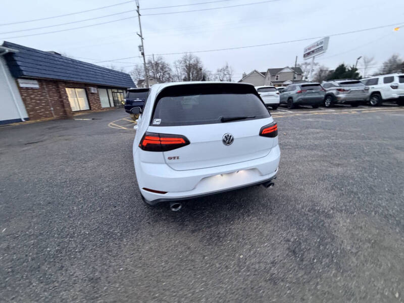 2020 Volkswagen Golf GTI S