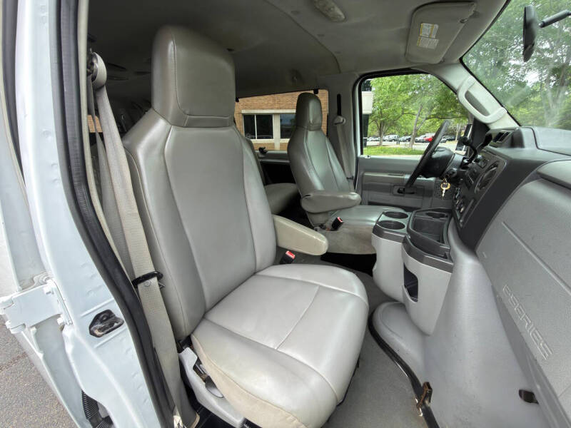 2010 Ford E-Series E-350 SD XL