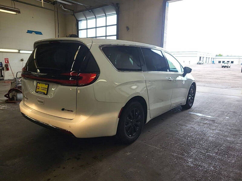 2023 Chrysler Pacifica Plug-In Hybrid Limited