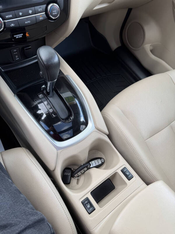 2016 Nissan Rogue SL