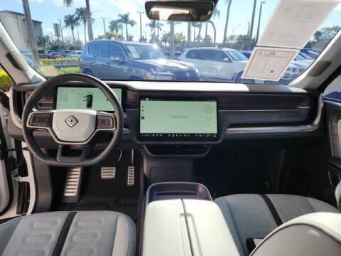 2023 Rivian R1S Adventure