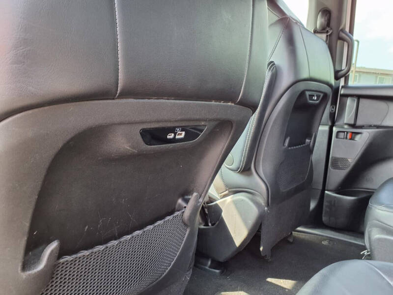 2024 Chrysler Pacifica Plug-In Hybrid Select