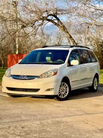 2009 Toyota Sienna for sale at Vision Auto Group in Sugar Land TX