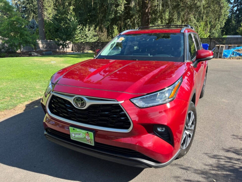 2020 Toyota Highlander for sale at E & A MOTORS in Portland, OR