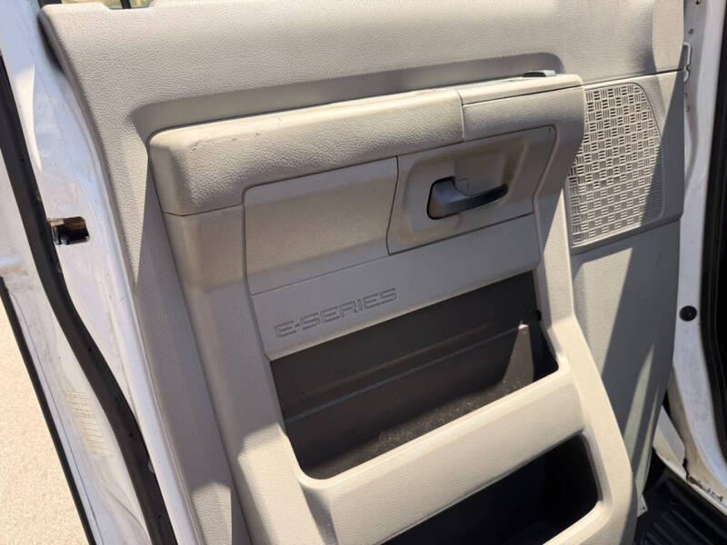 2013 Ford E-Series E-350 SD XLT