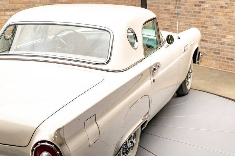 1957 Ford Thunderbird