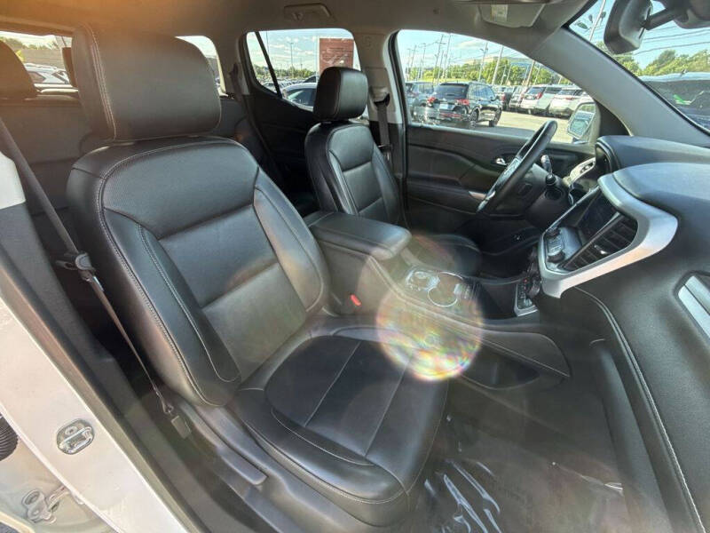 2023 GMC Acadia SLT