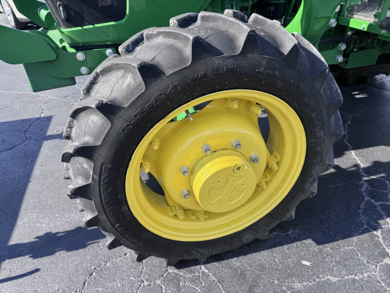 2024 John Deere 5075E
