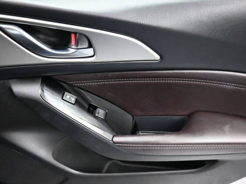 2017 Mazda MAZDA3 Touring