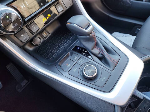 2025 Toyota RAV4 Plug-in Hybrid SE