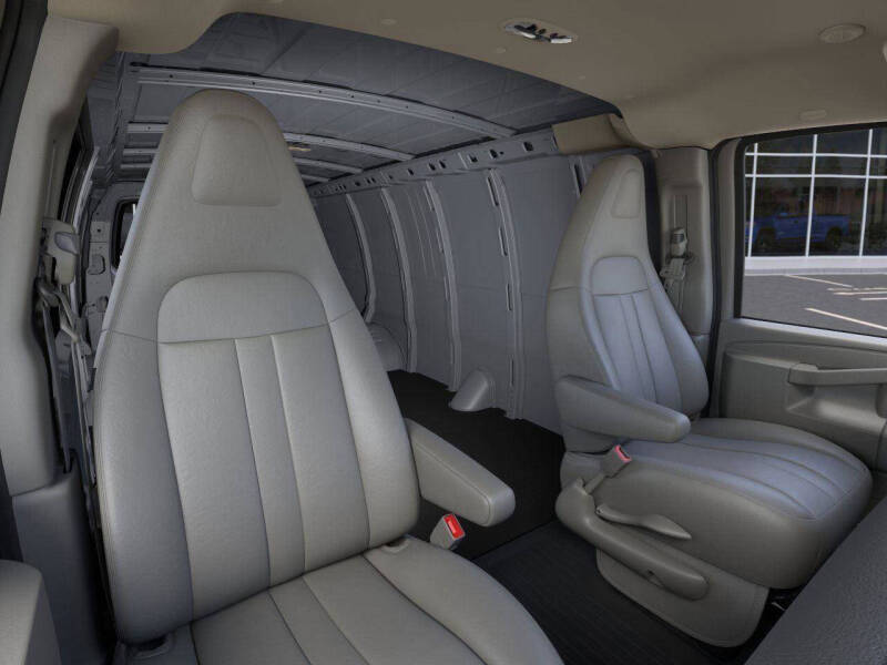 2025 Chevrolet Express 2500