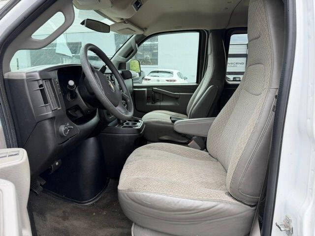 2017 Chevrolet Express LT 2500