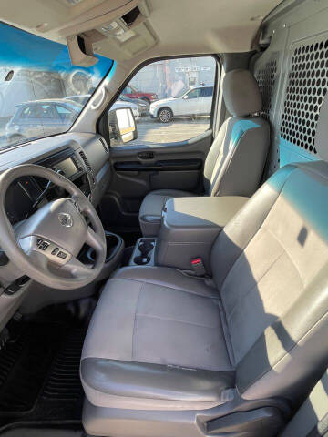 2016 Nissan NV 2500 HD SV