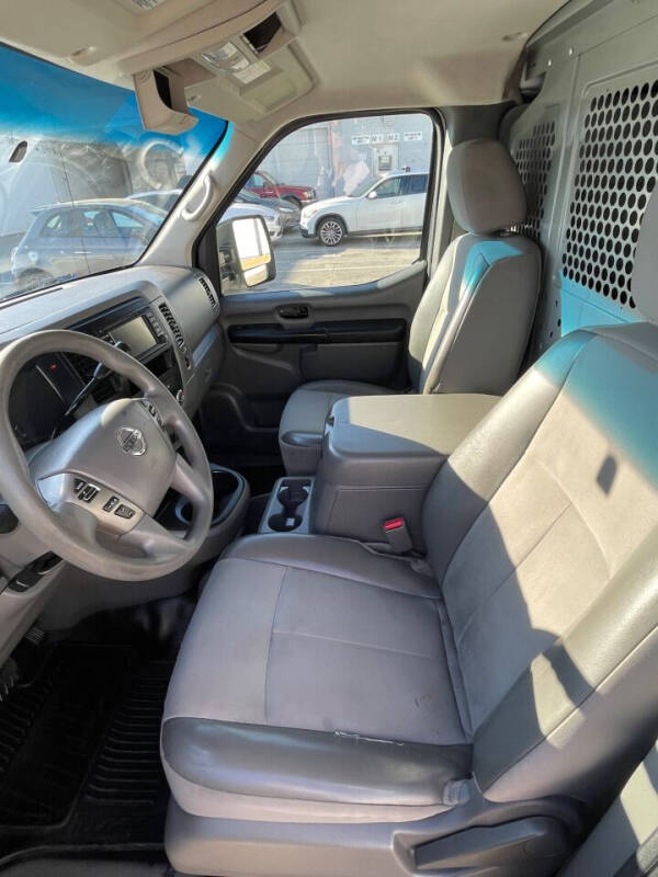 2016 Nissan NV 2500 HD SV