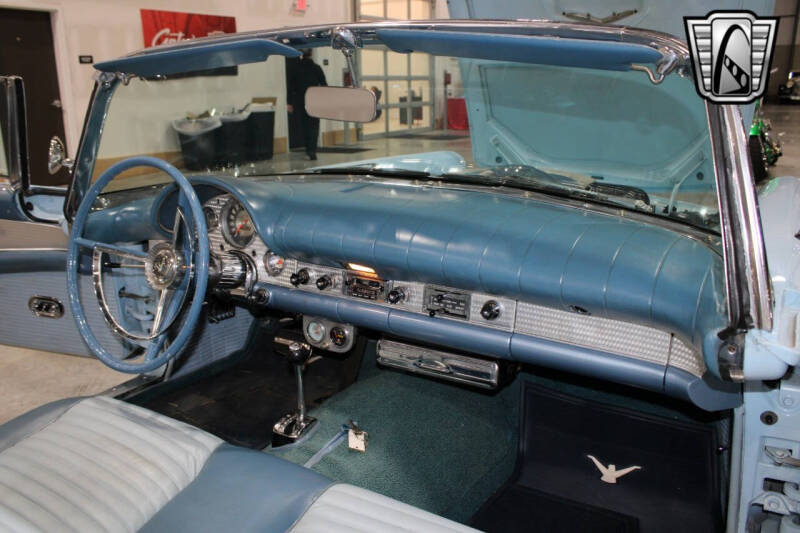 1957 Ford Thunderbird