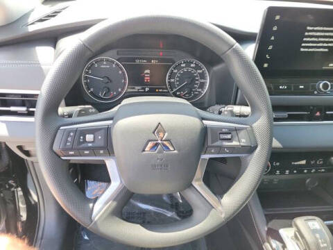 2026 Mitsubishi Outlander ES