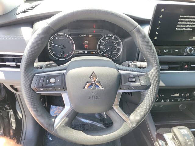 2026 Mitsubishi Outlander ES