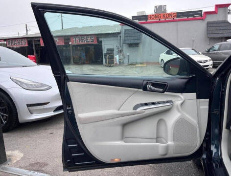 2012 Toyota Camry Hybrid XLE