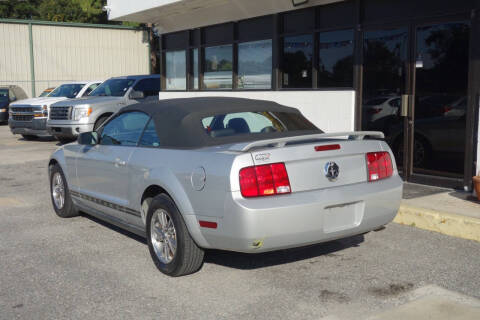 2005 Ford Mustang V6 Deluxe