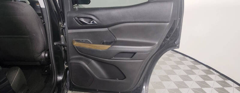 2017 GMC Acadia SLE-2