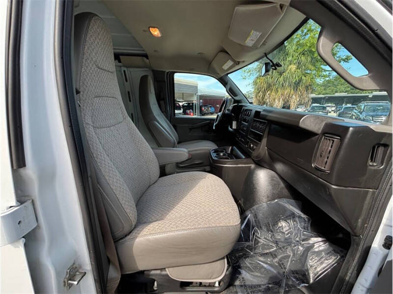 2017 Chevrolet Express 2500