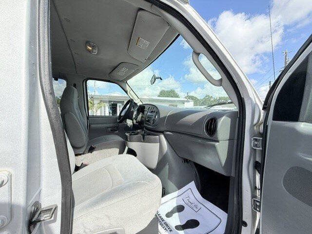 2008 Ford E-Series E-150 XLT