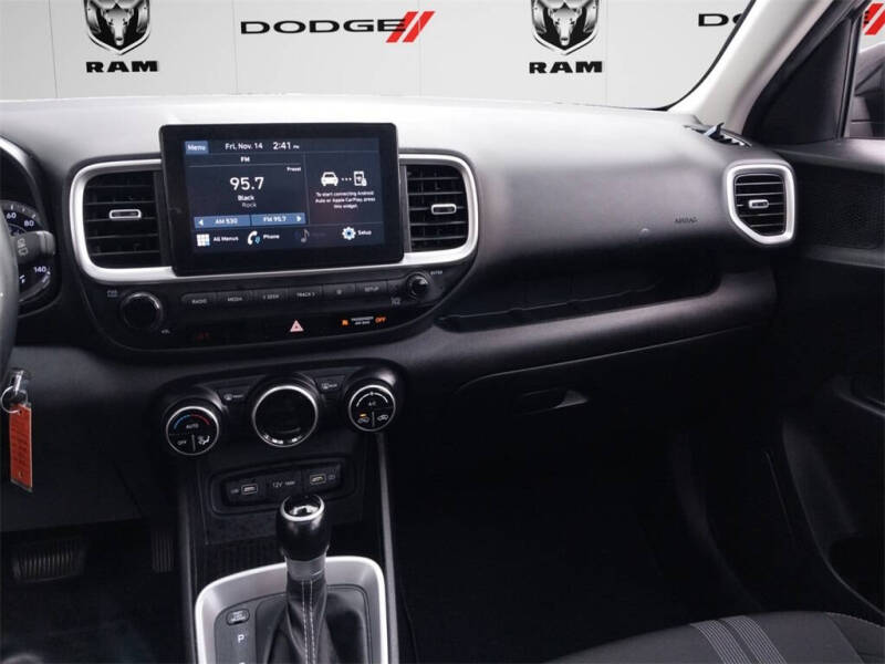 2022 Hyundai Venue SEL