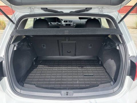 2016 Volkswagen Golf TSI S