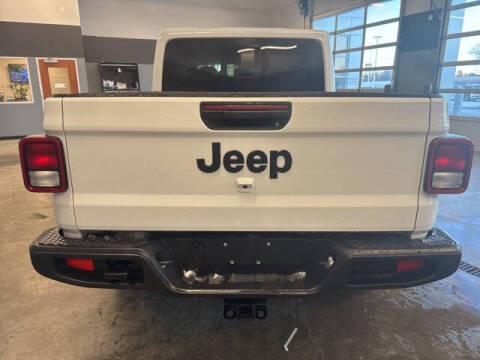 2024 Jeep Gladiator NightHawk