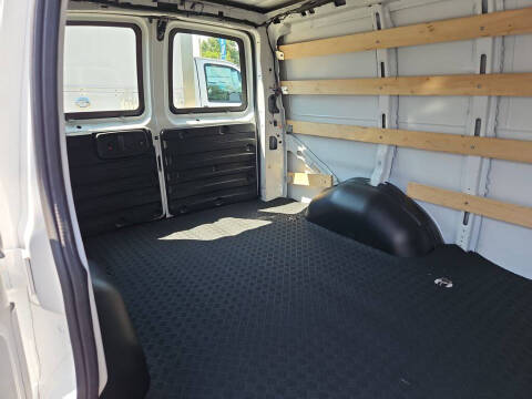 2024 Chevrolet Express 2500