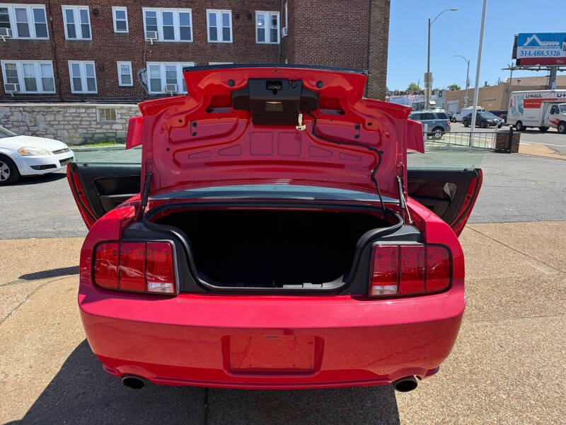2005 Ford Mustang GT Deluxe