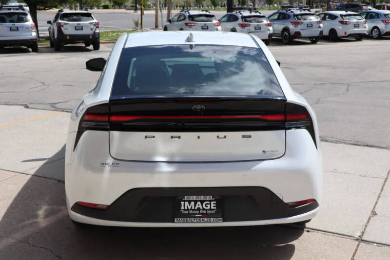 2024 Toyota Prius LE