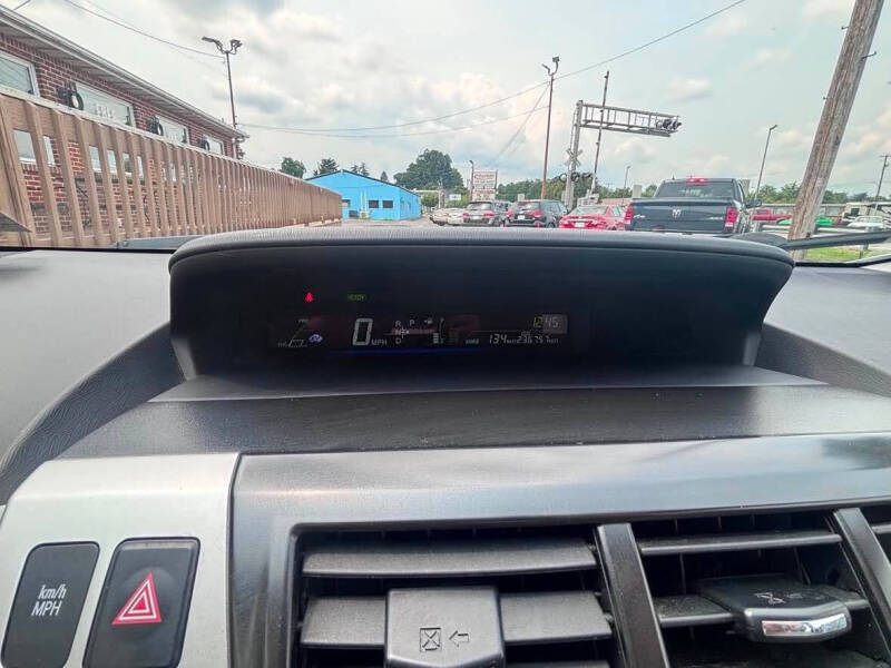 2013 Toyota Prius v Five