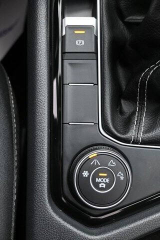 2024 Volkswagen Taos SE 4Motion