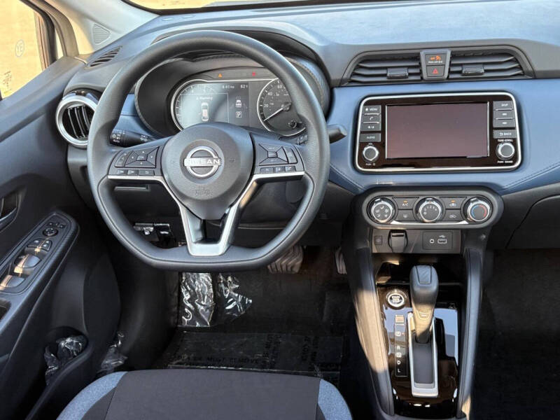 2025 Nissan Versa SV
