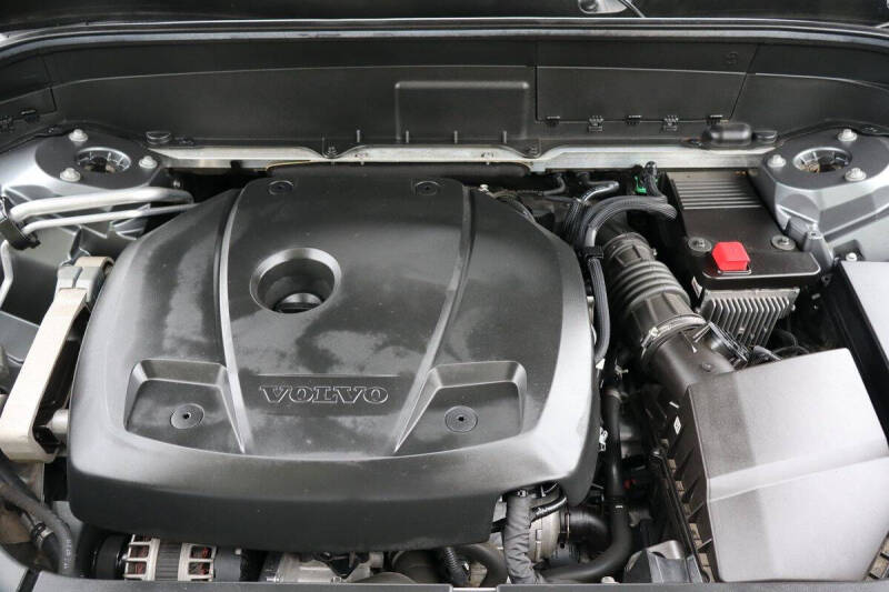 2018 Volvo XC90 T6 Momentum