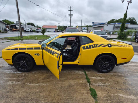 2017 Dodge Challenger SXT Plus