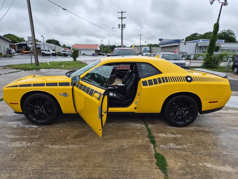 2017 Dodge Challenger SXT Plus