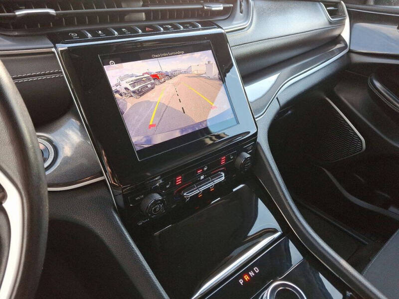 2022 Jeep Grand Cherokee L Laredo