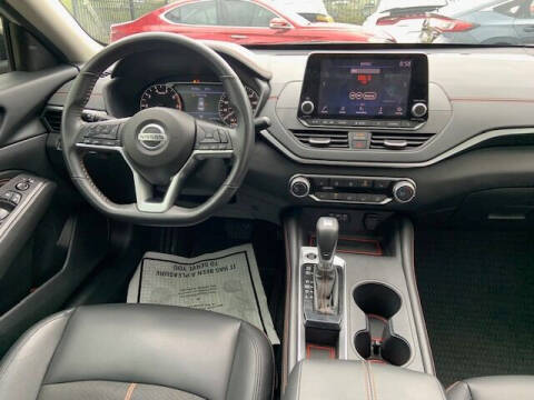 2022 Nissan Altima 2.0 SR