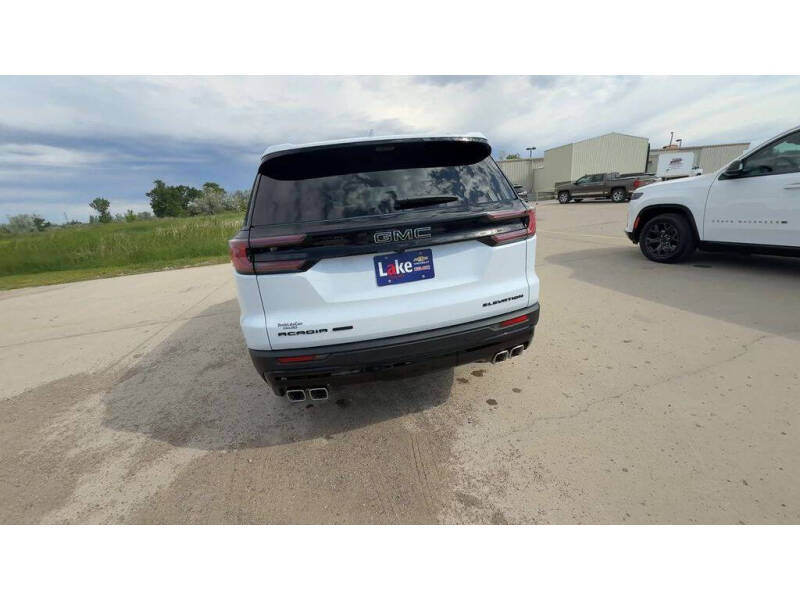 2026 GMC Acadia Elevation