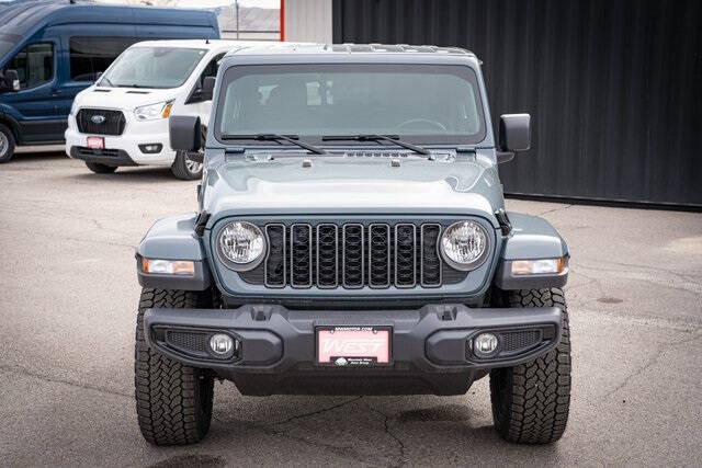 2025 Jeep Gladiator NightHawk