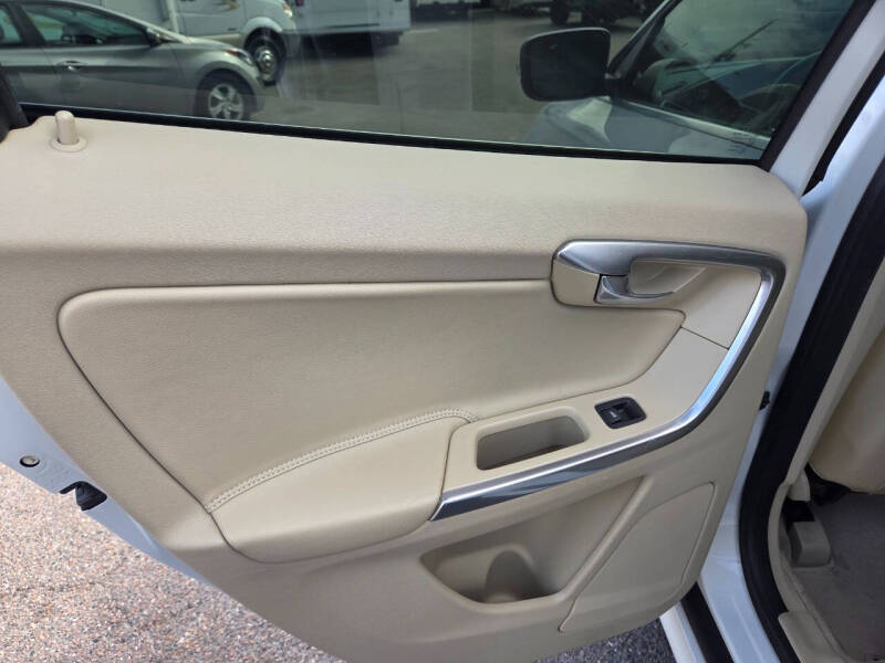 2015 Volvo XC60 T5 Premier