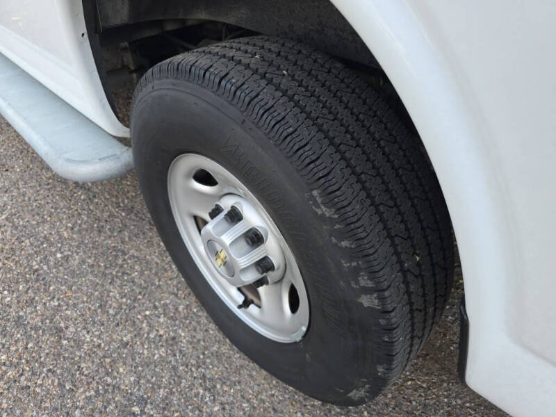 2024 Chevrolet Express 2500