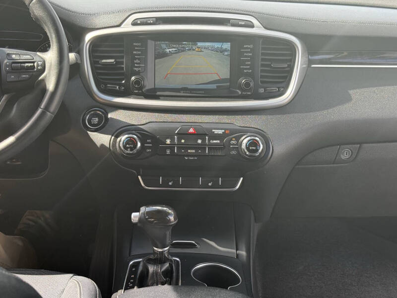2017 Kia Sorento LX