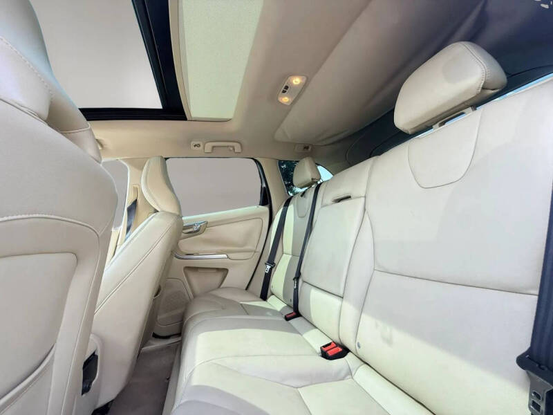 2015 Volvo XC60 T5 Drive-E Premier